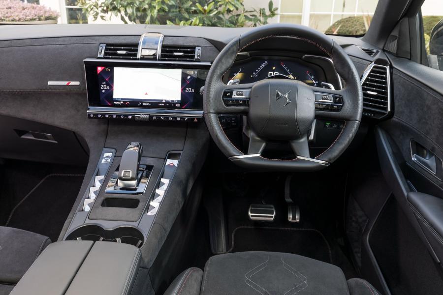 Торпедо DS 7 Crossback Performance Line (X74) 2018 года  (UK) (фото 7 из 10)